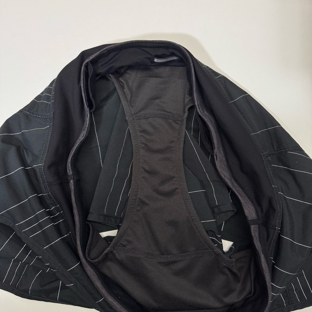 EUC Lululemon Speed Shorts Black With Reflective Stripes Size 8 - Picture 5 of 6
